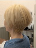白髪の多い方向け　ブリーチ カラー　脱白髪染め