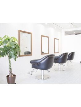 [横川駅徒歩5分]ハイキャリアスタイリストの素早い丁寧な施術が大好評♪マンツーマンのプライベートサロン*