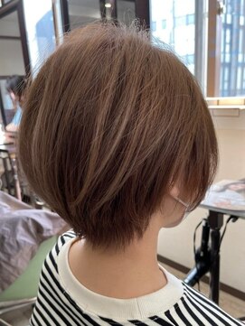 ヘアメイクアクト 都賀店 抜け感コンパクトショートボブ 耳掛けver