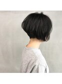 #刈り上げ前下がりボブ