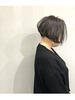 エヌ(N)&nbsp;N/92co. 襟足刈上げ前下がりショート×シアライト