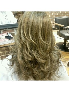 ヘアサロンM 新宿 外ハネボブ/アッシュブラウン/ネオウルフ/デザインカラー