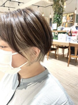 アルクバイネオリーブ 荻窪店(arc by neolive) 耳かけショート×ホワイトベージュインナーカラー