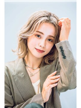 アールイー(Re) くびれミディ