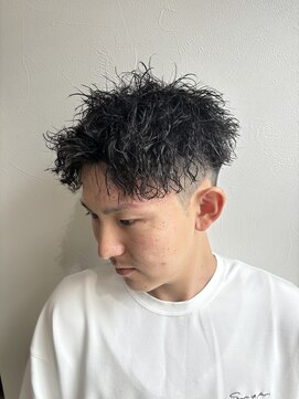 グラフ 立川(Graph.) スパイキーツイストパーマツーブロックメンズカット