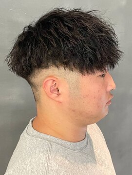 バース バイ ハピネス(BIRTH by happiness) men's縦落ちツイストスパイラルパーマ　フェードマッシュ　奈良