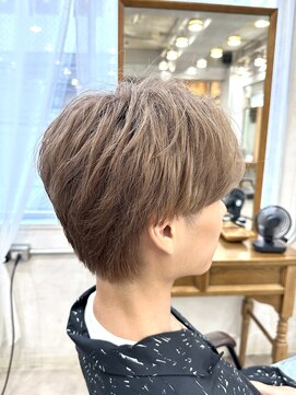 ジュノ(Jeuno) ブリーチベージュ×レイヤーショート