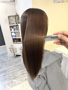 インス(ensue) 30代40代髪質改善トリートメント艶髪レイヤーカット