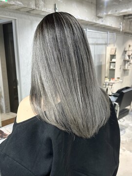 ラック(LUCK) シルバーグレーバレイヤージュ/船橋//細めハイライト