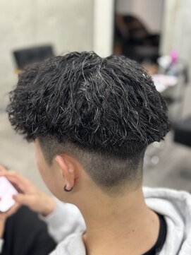 スウェル 稲毛店(Swell) MEN’S HAIR/サーフカール/刈り上げセンターパート/稲毛