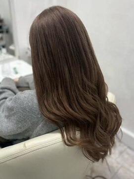 トイロ(toiro) レイヤーカットミルクティーベージュブリーチなしダブルカラー