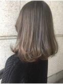 【invitation】イルミナカラー外国人風ベージュワンカールボブ