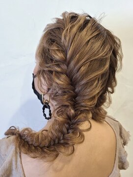 リディア 新宿東口店(Rydia) ゆるふわ編み込みツイン ツインテール 新宿東口 ヘアアレンジ