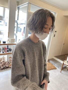 ツツイ(tsutsui) グレージュにパーマスタイル
