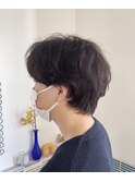 波巻き束感ツーブロックマッシュセンターパートコンマヘア