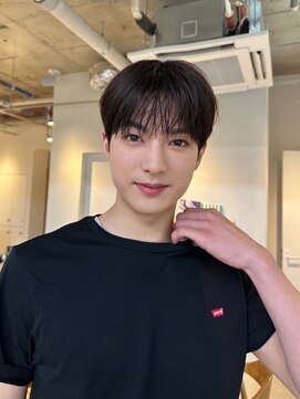 コンティニュー オモテサンドウ(CONTINUE OMOTESANDO) 黒髪でも決まるラフな韓国風シースルーバングメンズカット