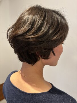 クベル(Kuvel) パーマ風ショートヘア