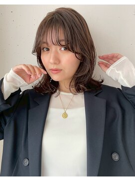 ホワイトグレージュ/ミニウルフ/チェリーブラウン[王子駅]