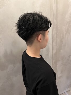 リリアーナ(LILIANA) フェザーパーマ　バーバーカット　池袋メンズ