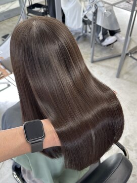 トゥエル バイ ディプティモイラ(tuelu by dipty MOILA) 艶髪グレージュ