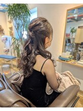 ももいろかぶとむし&nbsp;【特別な日に♪】甘さひかえめハーフアップアレンジ