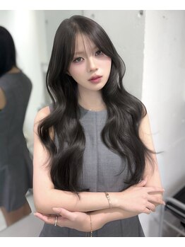 アトラ(ATRA)の写真/【心斎橋から徒歩1分】ロングヘアの上品なレイヤーカット［ワンホン］［ブリーチなしダブルカラー］