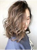 フォギーベージュバレーヤージュ
