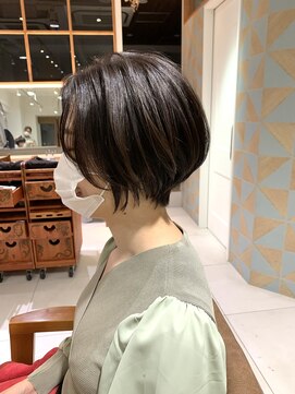 ネオリーブエム(Neolive em;) 前髪なしショートボブ☆大人女性 ショコラベージュ