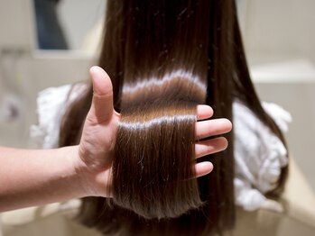ホワイエ(Foyer)の写真/【毛先までサラサラの艶髪】生シスチン配合の《BYKARTE》で、軽くて柔らかく、まとまる素髪へ。【蔵前】