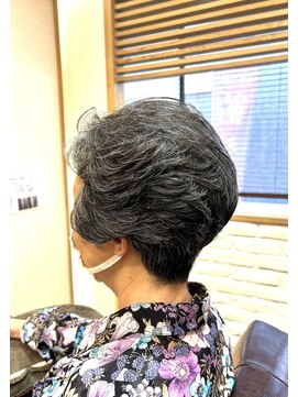 ヘアー グリーン(hair green) グレイヘアーショート40代50代60代