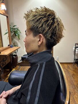 モア美容室 アップバングショート