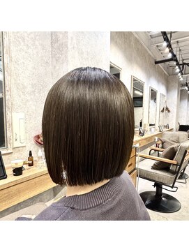 コンフィー(comfy) 暗めカラーデザインカラー ミディアムヘアグランマッシュ