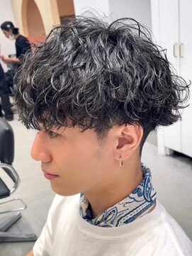 フィフス トウキョウ (fifth TOKYO) 渋谷波巻きパーマメンズカットシャドウパーマラウンドマッシュ