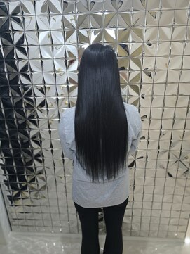 シールエクステで毛先まで重ためロング