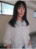 ロングの暗髪スタイル