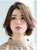 自然な女性らしいボブ