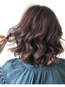 ヴェシカ(veccica) ☆大人気のブラウンベージュ☆