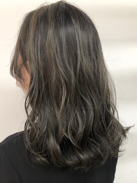 キューズ クラブ(cuz KLUB) 【cuzKLUB】コントラストハイライト×グレージュ