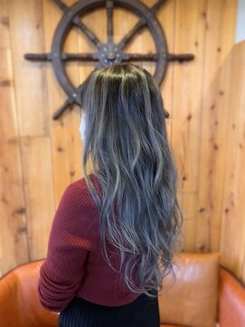 トルチェ(toRtue) グラデーション　ホワイトシルバー