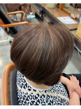 ベル(BELL) 白髪対策!ハイライトとローライトで上品に【BELL用賀/桜新町】