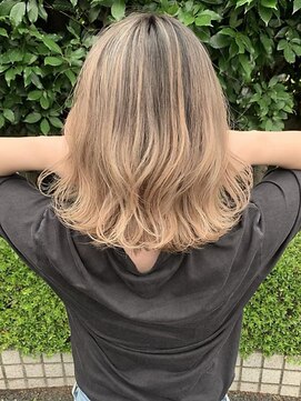 ダブル(W) シャドウルーツ風スタイル