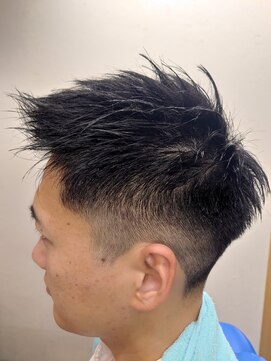 ヘアーカットデザインサロン スマッシュ 田町店(Hair cut design salon Smash) ジェットモヒカン 束感 ショート アップバング フェードカット