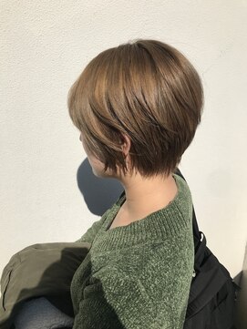 エミュー ラ ピエス(emu la piece) フレンチベージュ×トレンドショート