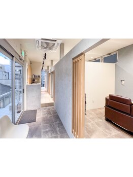 【草加駅徒歩3分】マンツーマン施術で理想以上のスタイルが実現します《全席個室＆髪質改善サロン》