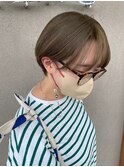 くすみベージュカラー