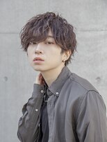 小久保styleフェザーパーマグレーブルーカラー刈り上げショート