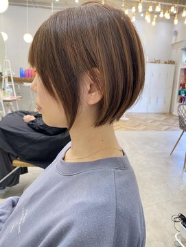 ロミー 本厚木(ROMMY.) 20代~50代☆くびれショートレイヤーカット前髪あり髪質改善