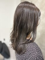 レンネ(Renee) 色気レイヤーセミロング×秋のカーキアッシュ