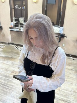 モアムー(Moremuu) 【Makoto】ホワイトベージュ