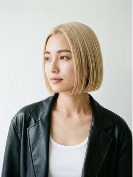 ラルマミット(lalma mit) オトナハイトーン×切りっぱなしボブ